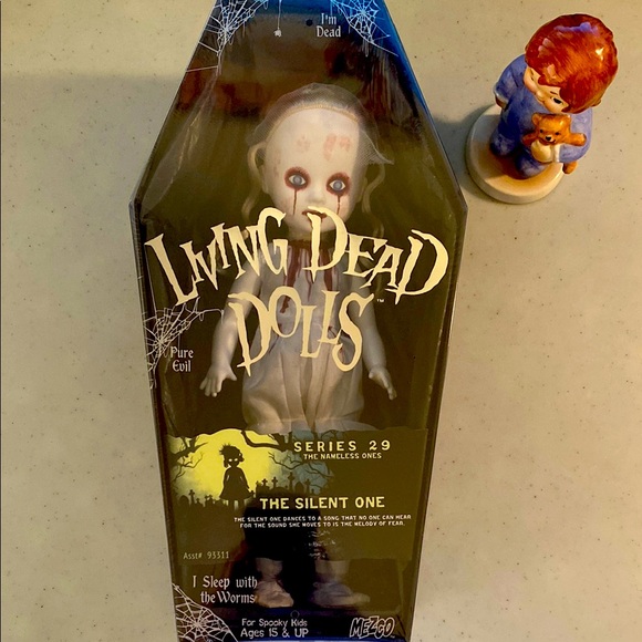 Living Dead Dolls Series 29 The Silent One